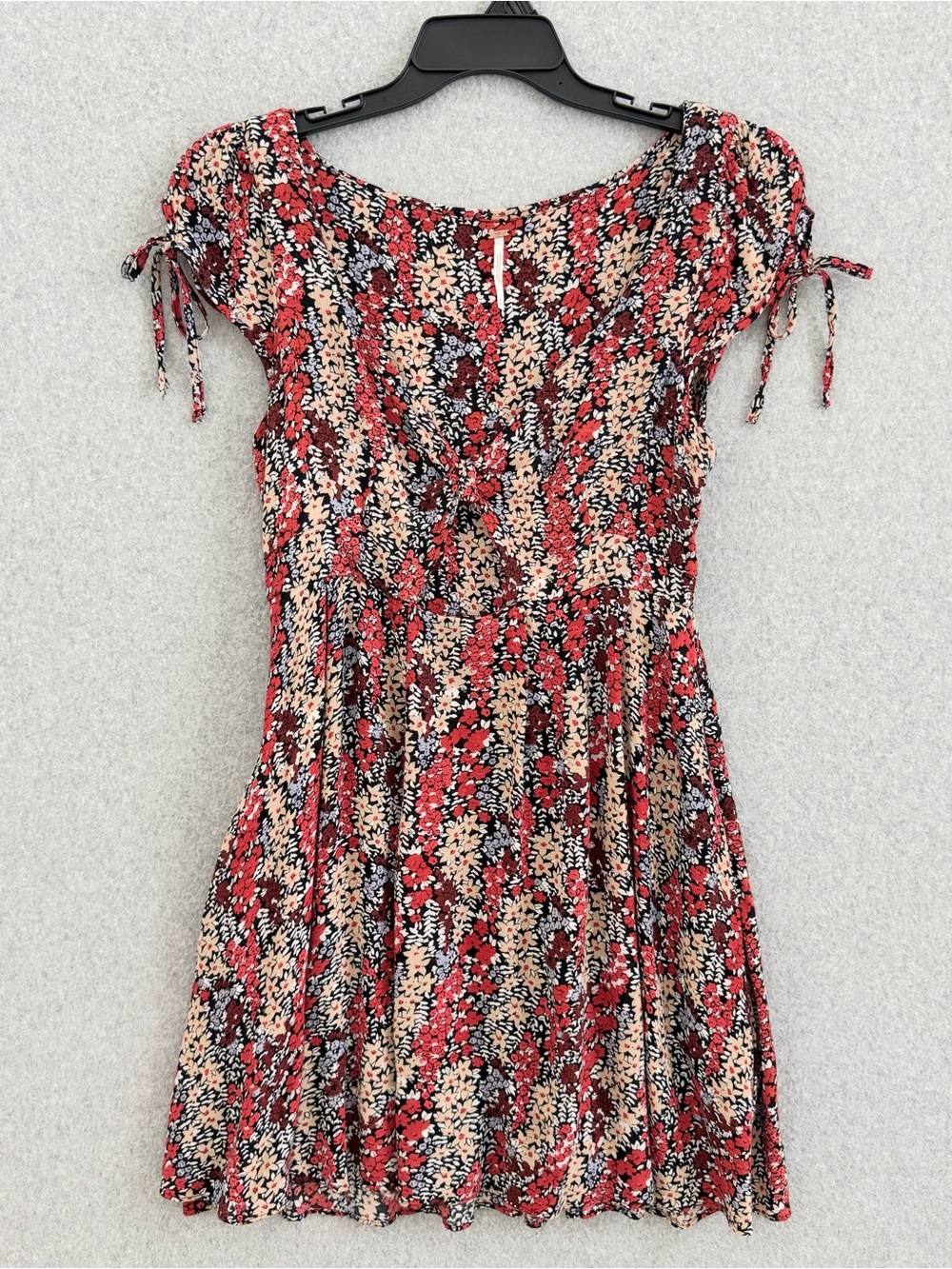 Free People Miss Right Mini Dress Size Medium Floral Short Sleeve Cut Out Pocket